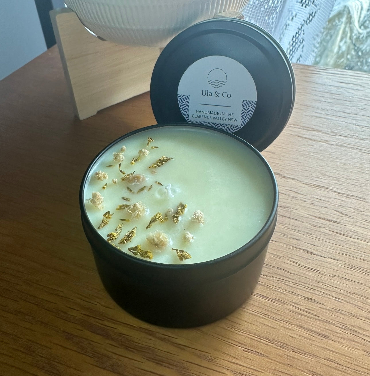 Beige Flower 130g Candle
